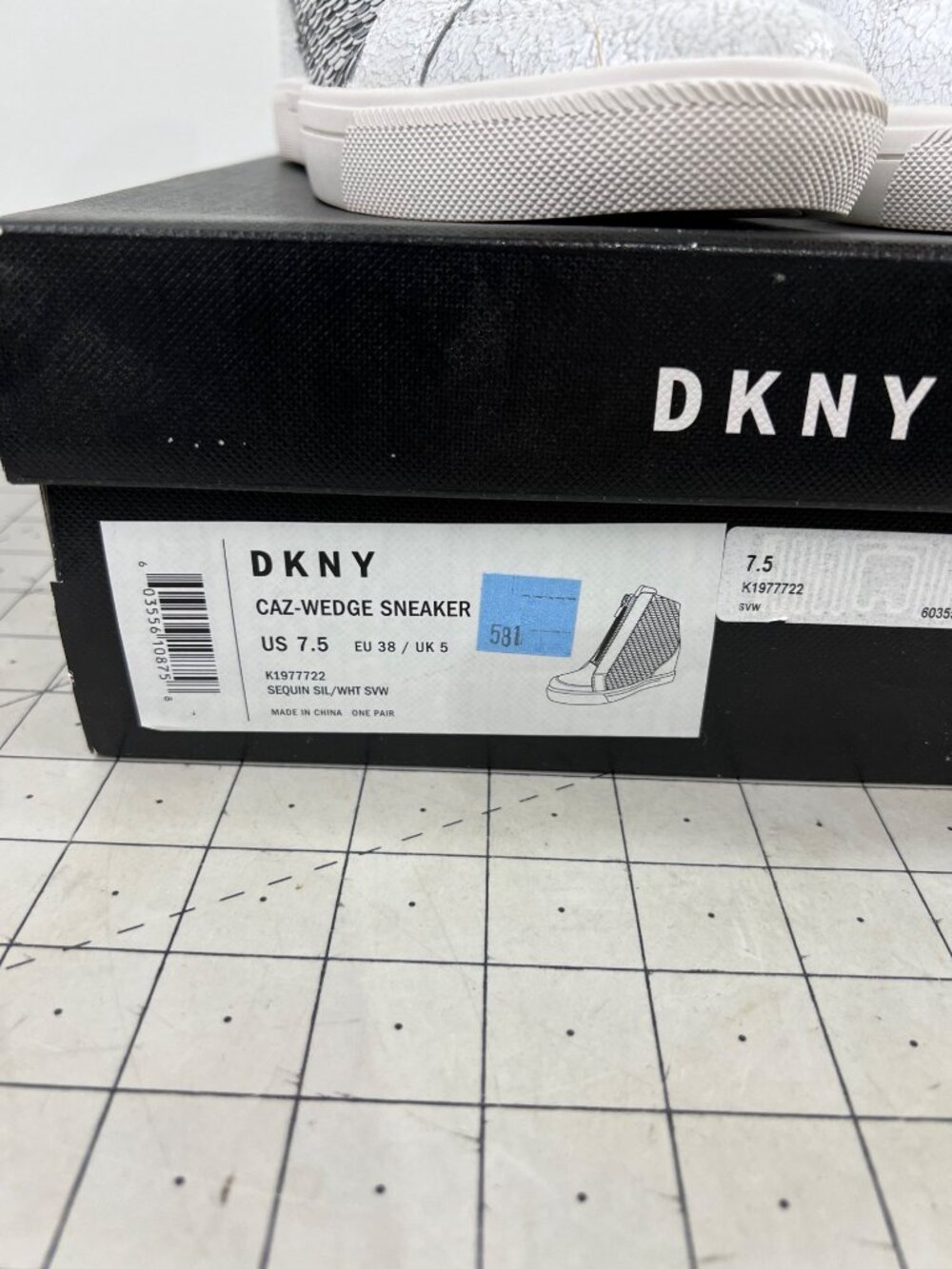 DKNY Caz-Wedge Sequin Silver Sneakers Zip Closure Women’s Sz.  7.5 new - Picture 8 of 8